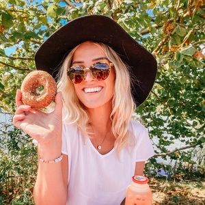 Meet your Posher, Andrea